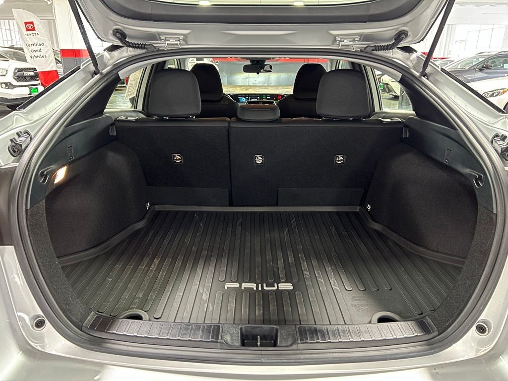 2022 Toyota Prius LE