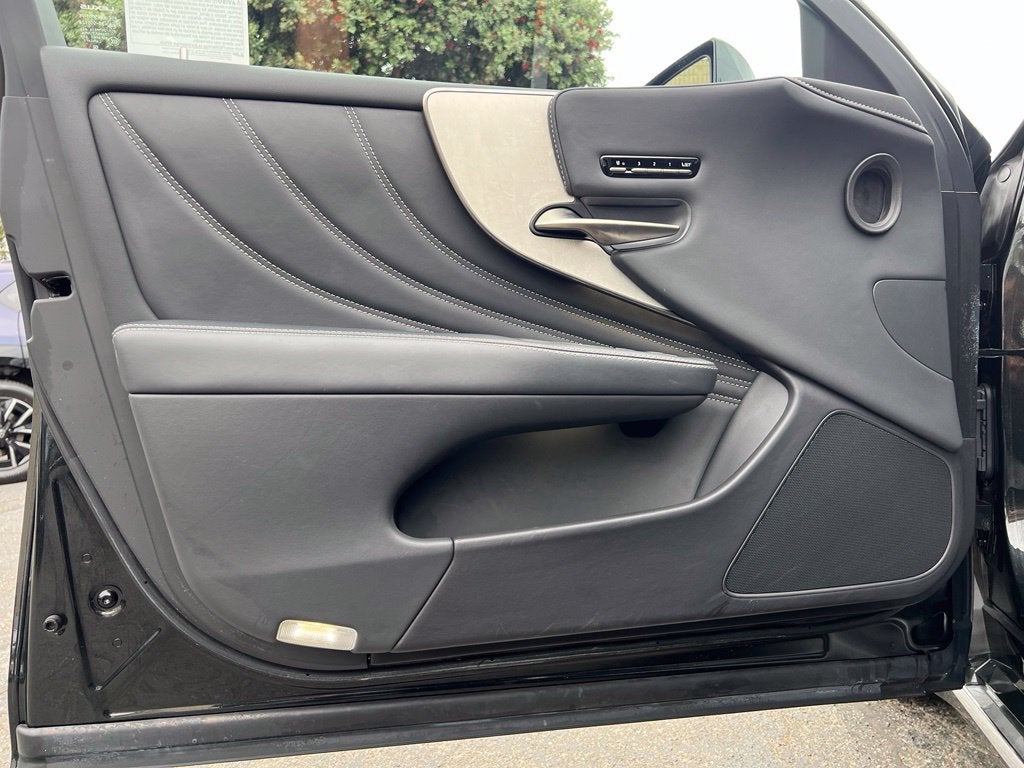 2022 Lexus LS 500h Base