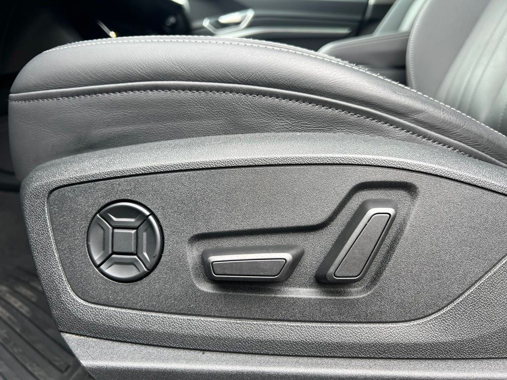 2022 Audi e-tron Premium quattro