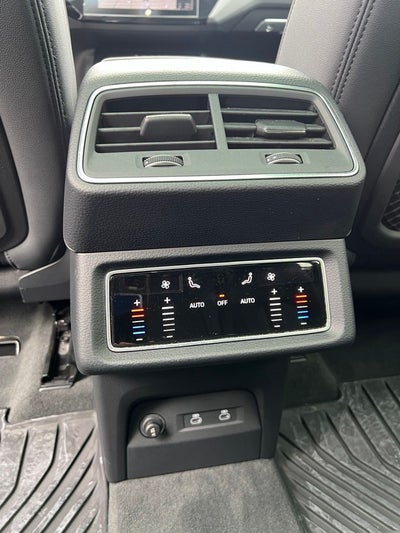 2022 Audi e-tron Premium quattro