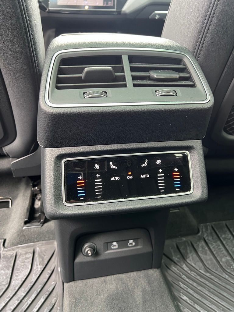 2022 Audi e-tron Premium quattro