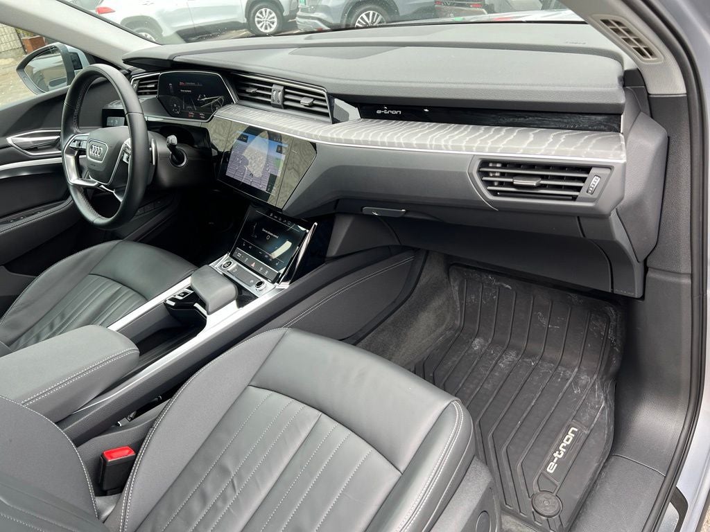 2022 Audi e-tron Premium quattro