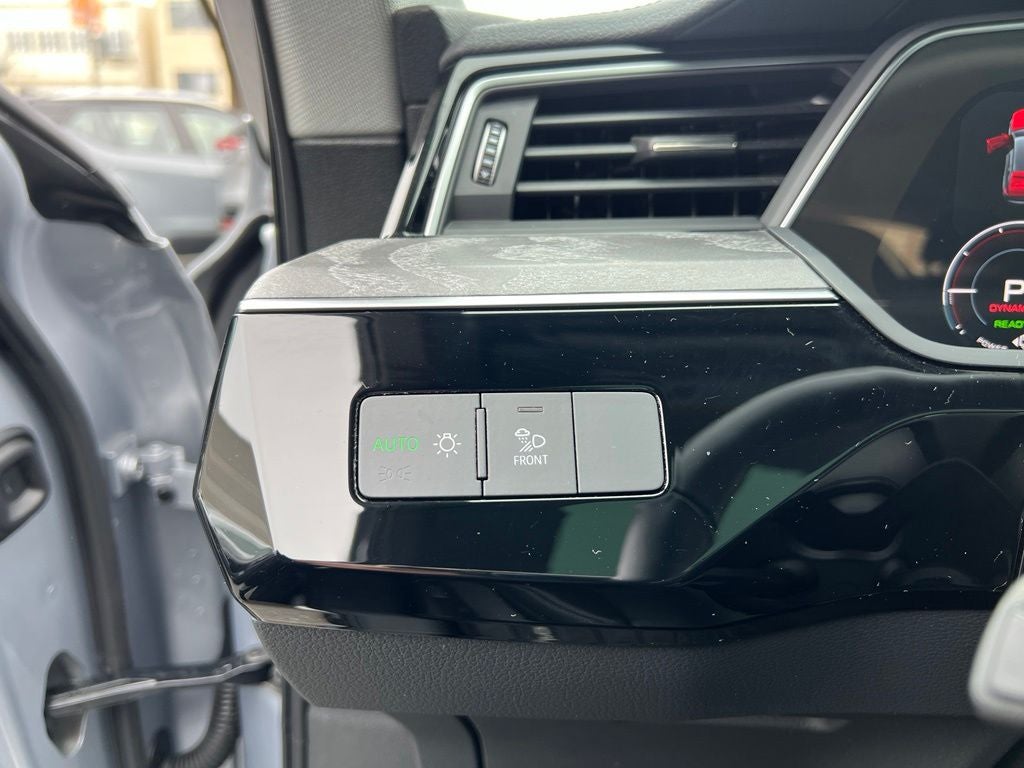 2022 Audi e-tron Premium quattro