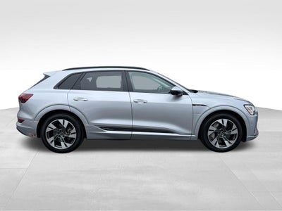 2022 Audi e-tron Premium quattro