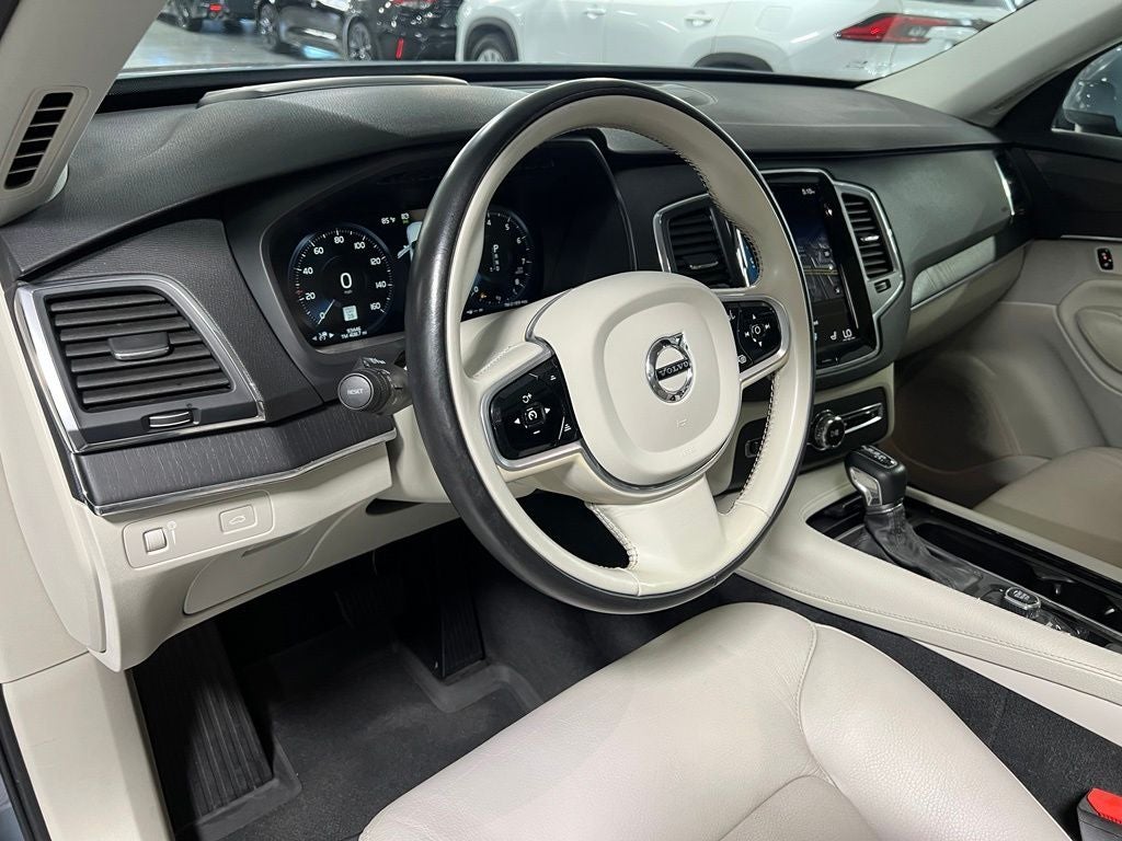2020 Volvo XC90 T6 Momentum