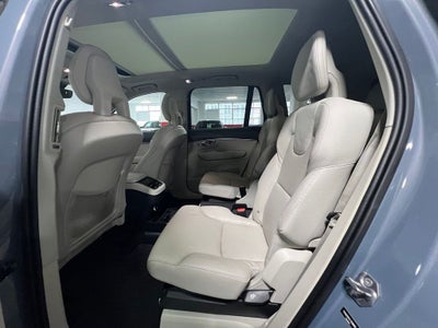 2020 Volvo XC90 T6 Momentum