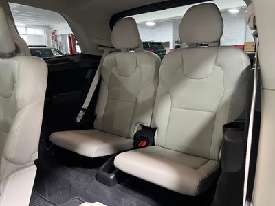 2020 Volvo XC90 T6 Momentum