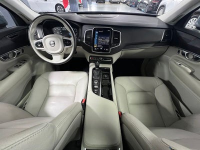 2020 Volvo XC90 T6 Momentum