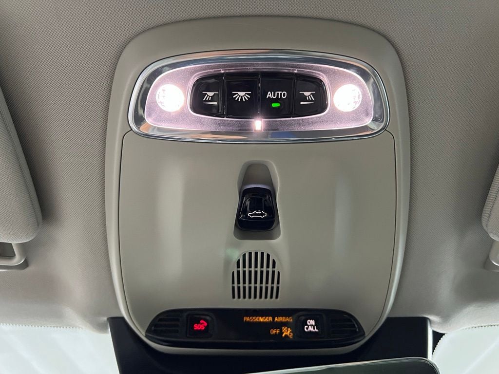 2020 Volvo XC90 T6 Momentum