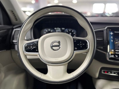 2020 Volvo XC90 T6 Momentum