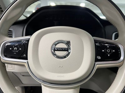 2020 Volvo XC90 T6 Momentum