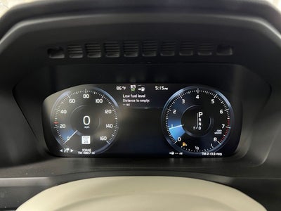 2020 Volvo XC90 T6 Momentum