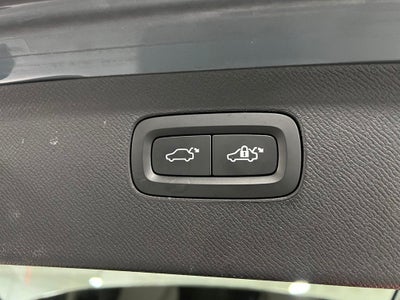 2020 Volvo XC90 T6 Momentum
