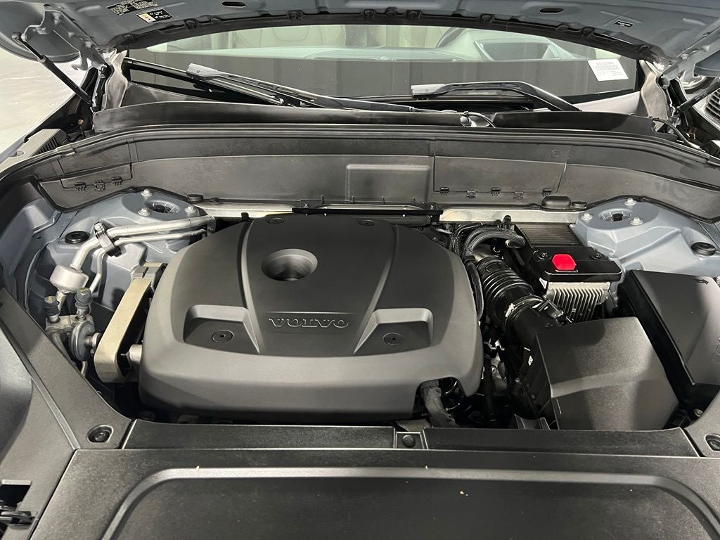 2020 Volvo XC90 T6 Momentum
