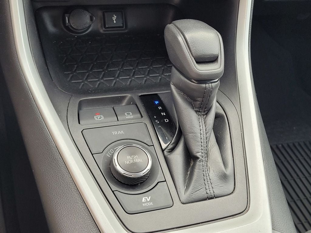 2022 Toyota RAV4 Hybrid LE AWD 41 mpg