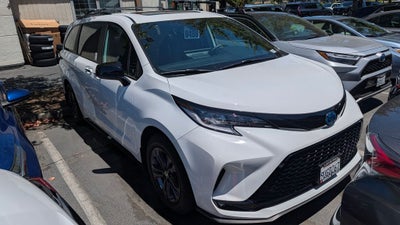 2025 Toyota Sienna XSE 7 Passenger