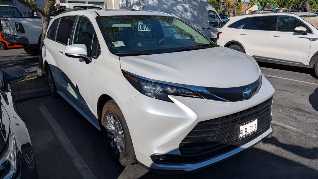 2025 Toyota Sienna XLE 7 Passenger