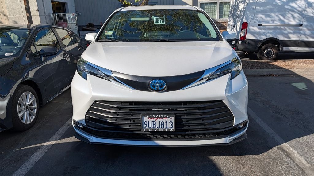 2025 Toyota Sienna XLE 7 Passenger