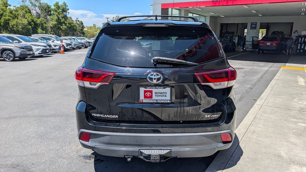 2019 Toyota Highlander SE