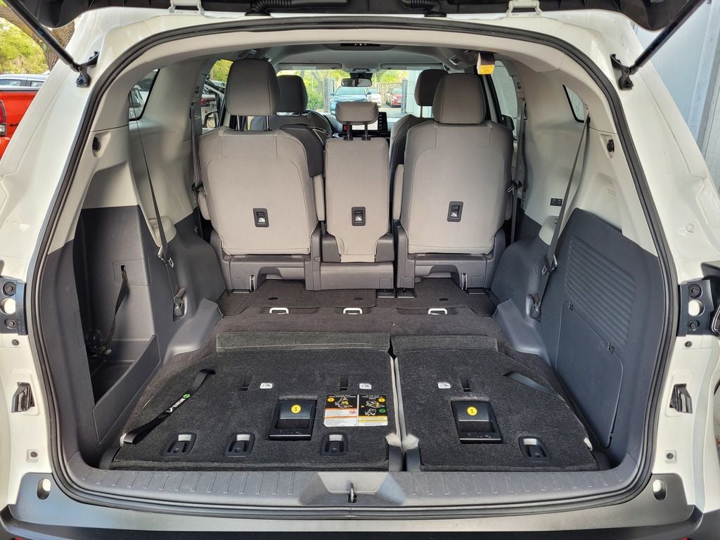 2021 Toyota Sienna LE 8 Passenger