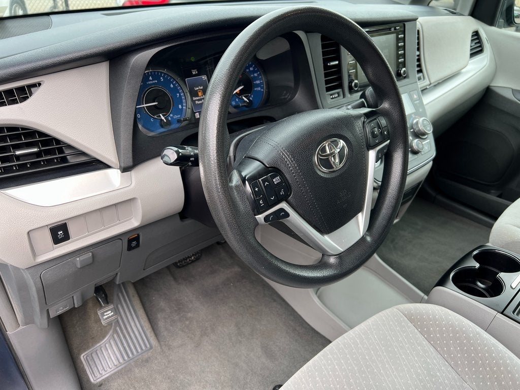 2019 Toyota Sienna LE 8 Passenger