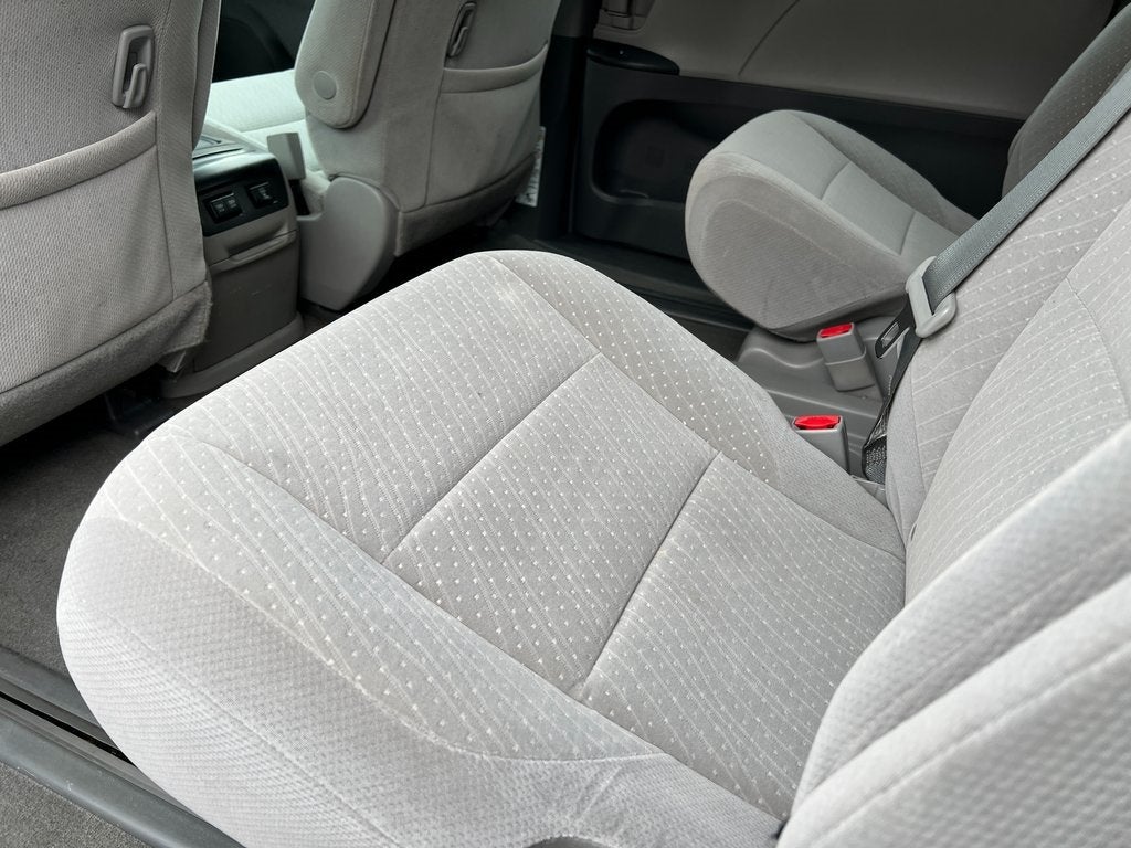 2019 Toyota Sienna LE 8 Passenger