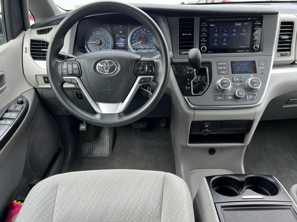 2019 Toyota Sienna LE 8 Passenger
