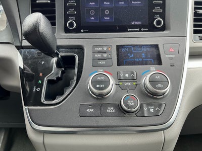 2019 Toyota Sienna LE 8 Passenger