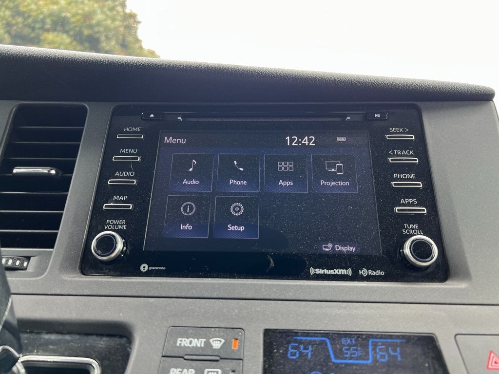 2019 Toyota Sienna LE 8 Passenger