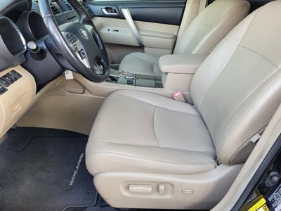 2012 Toyota Highlander SE