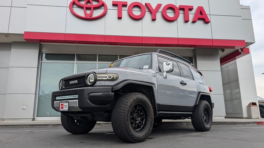 2014 Toyota FJ Cruiser 4WD 4dr Auto (Natl)