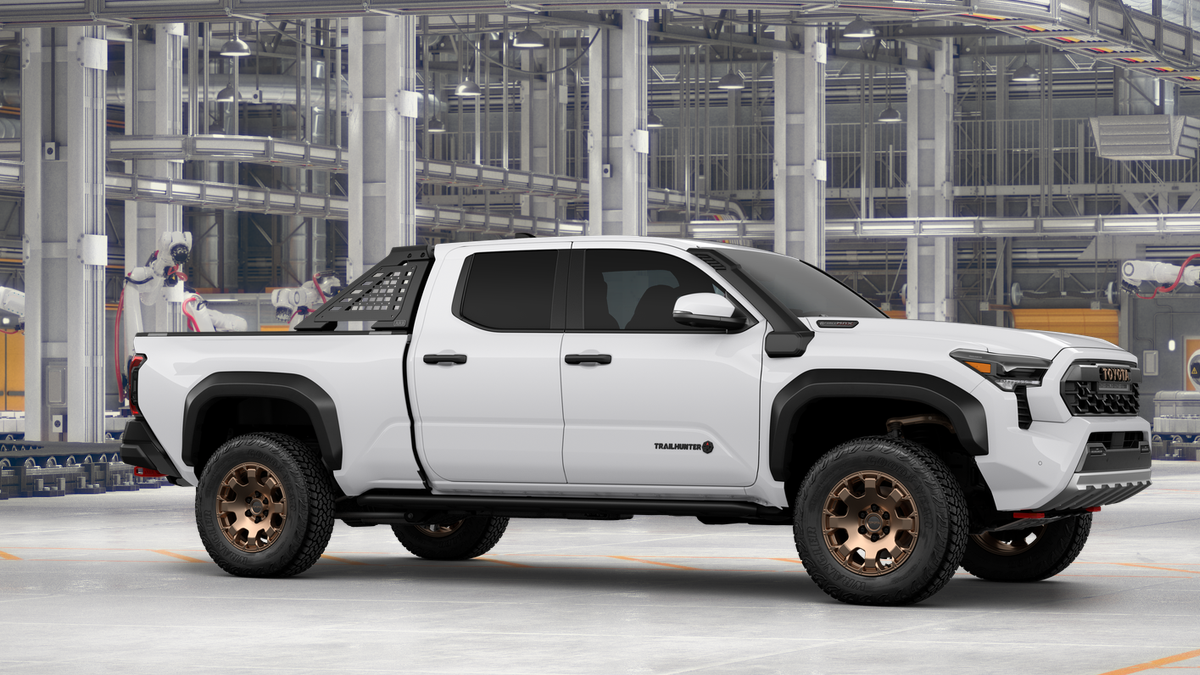 2026 Toyota Tacoma i-FORCE MAX Tacoma Trailhunter