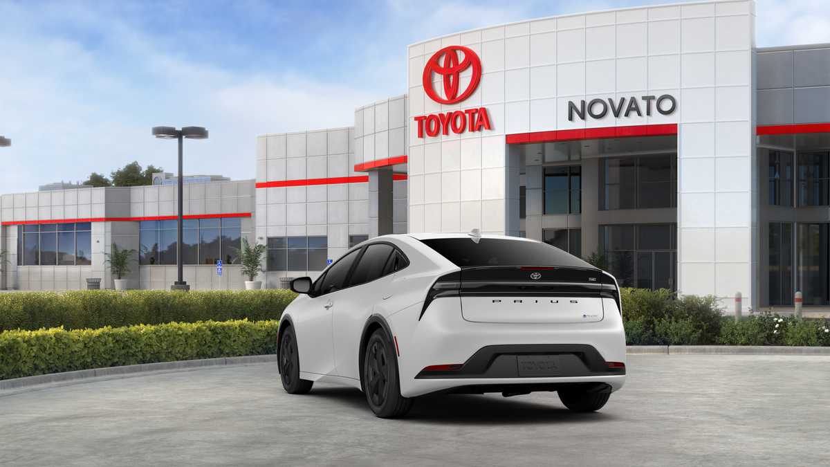 2027 Toyota Prius Plug-in Hybrid SE