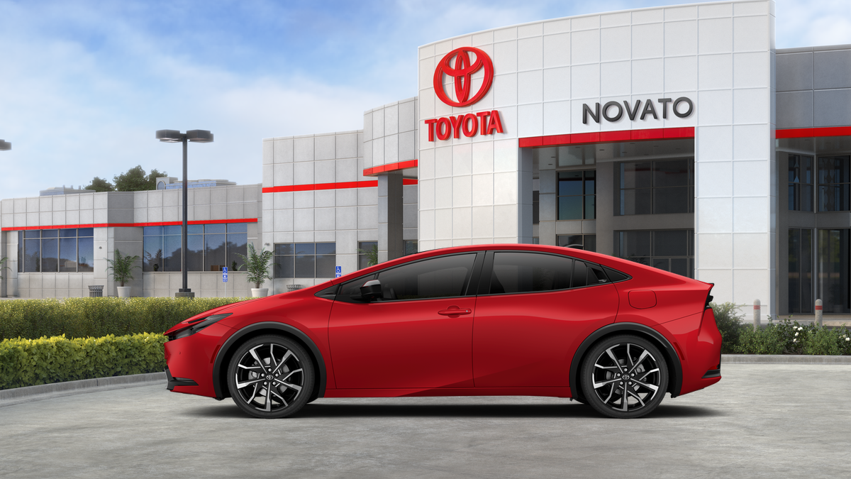 2027 Toyota Prius Plug-in Hybrid XSE Premium