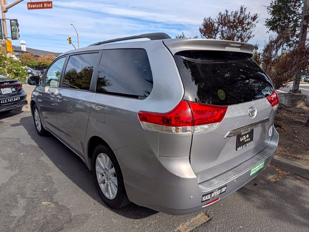 2011 Toyota Sienna Limited Platinum AWD