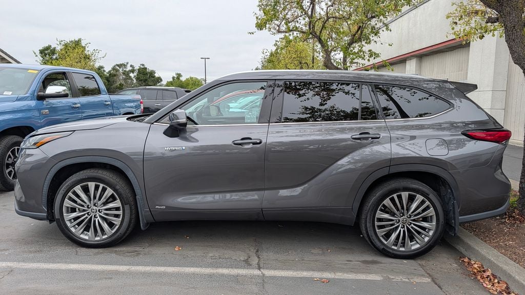 2021 Toyota Highlander Hybrid Platinum