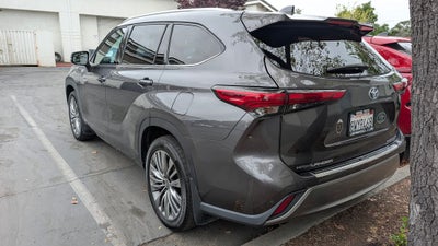 2021 Toyota Highlander Hybrid Platinum