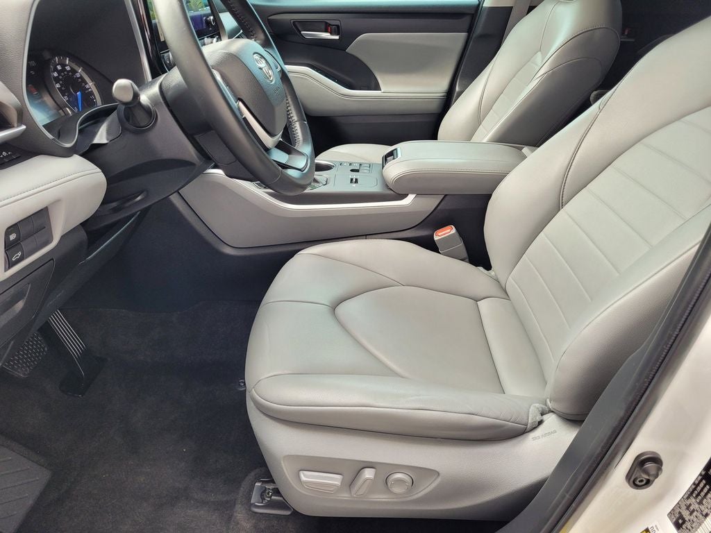 2023 Toyota Highlander Hybrid XLE