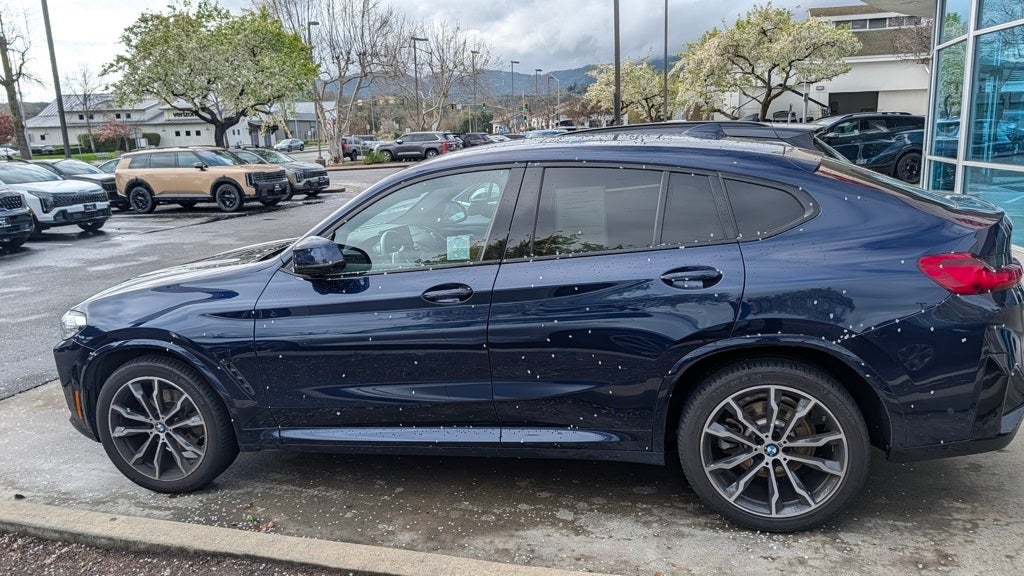 2022 BMW X4 xDrive30i