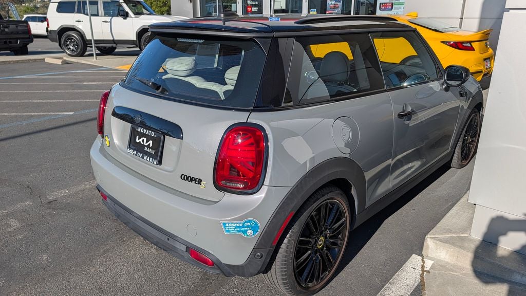 2022 MINI Cooper SE Electric Cooper SE