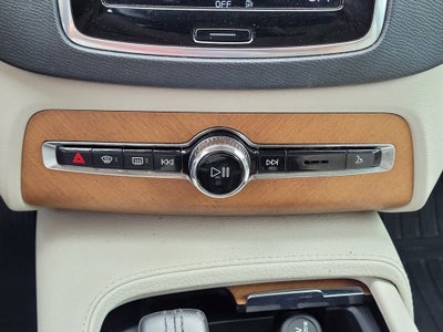 2021 Volvo XC90 Recharge Plug-In Hybrid T8 Inscription Expression 6 Passenger