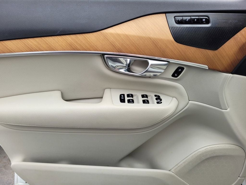 2021 Volvo XC90 Recharge Plug-In Hybrid T8 Inscription Expression 6 Passenger