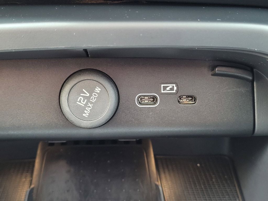 2023 Volvo C40 Recharge Pure Electric Twin Plus